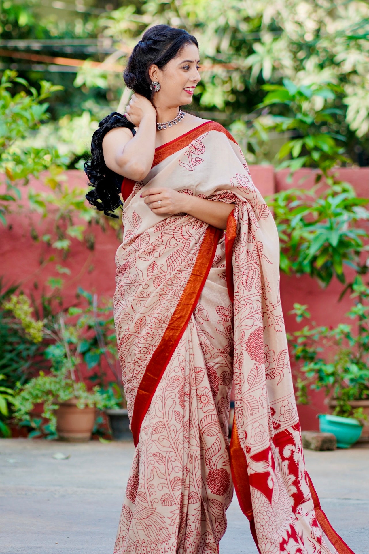 Kalamkari Floral Outlined Print Saree