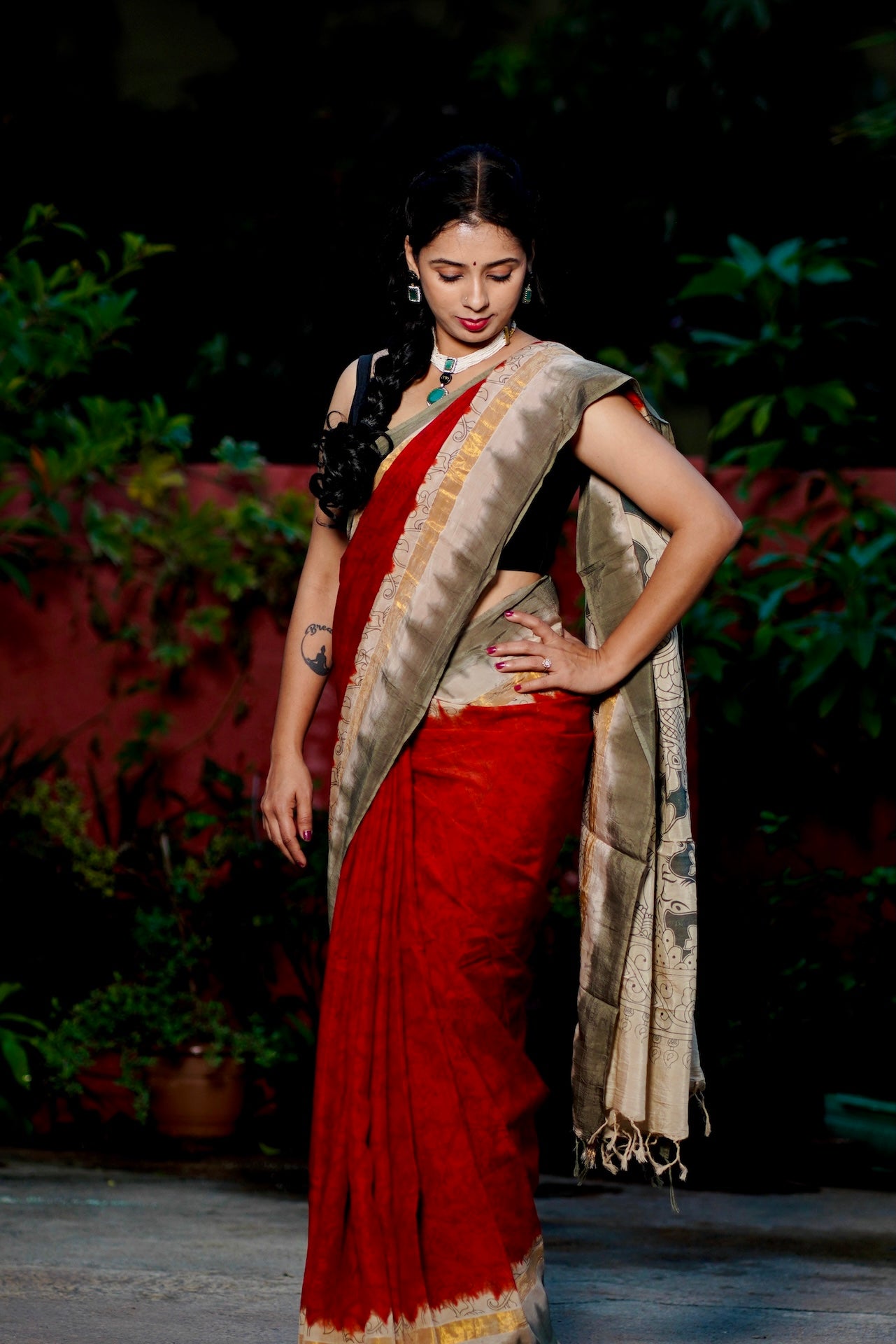 Kalamkari Outlined Print Border Dyed Saree