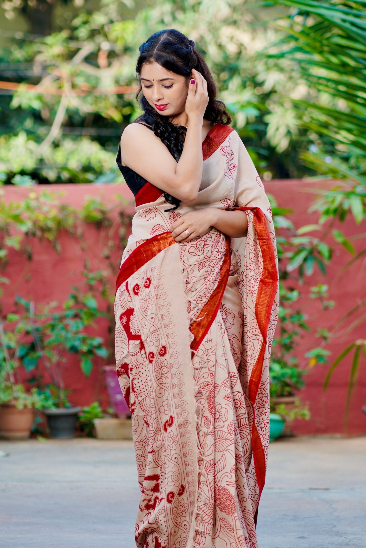 Kalamkari Floral Outlined Print Saree